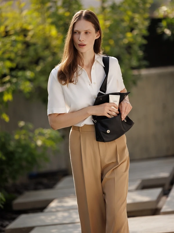 AHAVA Body Essential Hydration Protecting Body Lotion 5 AHAVA Body Essential Hydration Protecting Body Lotion – Image 5