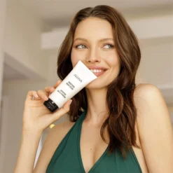 AHAVA Superfood Kale & Turmeric -Teint Lisse Soldes Magasin ahava superfood kale turmeric creme lissante mains 3