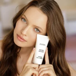 AHAVA Superfood Kale & Turmeric -Teint Lisse Soldes Magasin ahava superfood kale turmeric creme lissante mains 7