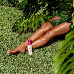 Coco & Eve Sunny Honey Ultimate Glow Travel Kit -Teint Lisse Soldes Magasin coco eve sunny honey ultimate glow travel kit mousse auto bronzante avec gant applicateur 3