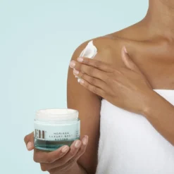 Emma Hardie Amazing Body Moringa Luxury Body Butter -Teint Lisse Soldes Magasin emma hardie amazing body moringa luxury body butter beurre corporel effet hydratant et apaisant 5