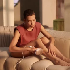 Philips Lumea IPL 7000 SC1997/00 -Teint Lisse Soldes Magasin philips lumea ipl 7000 sc1997 00 systeme ipl pour prevenir la repousse des poils 12