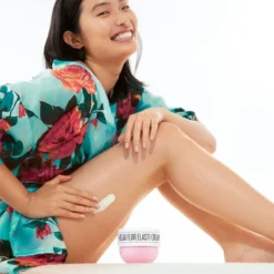 Sol De Janeiro Beija Flor Elasti-Cream -Teint Lisse Soldes Magasin sol de janeiro beija flor elasti cream creme hydratante corps augmentant lelasticite de la peau 3
