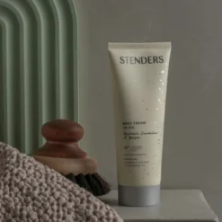 STENDERS Nordic Jasmine & Yuzu 7 STENDERS Nordic Jasmine & Yuzu -Teint Lisse Soldes Magasin stenders nordic jasmine yuzu creme huile legere nourrissante 3