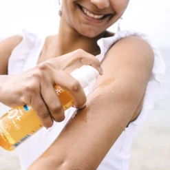 Uriage Bariésun Dry Oil SPF 50+ -Teint Lisse Soldes Magasin uriage bariesun dry oil spf 50 huile seche solaire spf 50 1