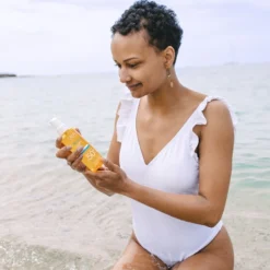 Uriage Bariésun Dry Oil SPF 50+ -Teint Lisse Soldes Magasin uriage bariesun dry oil spf 50 huile seche solaire spf 50 2